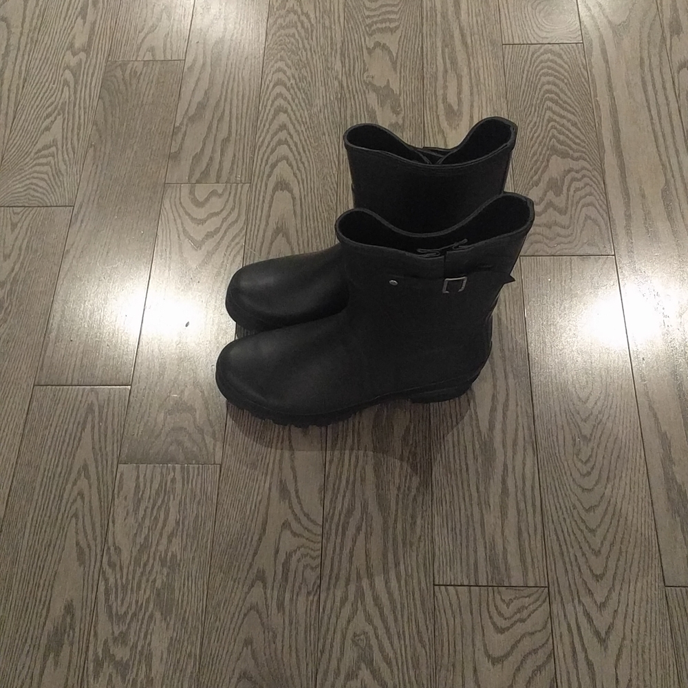 New Beautiful rain boots by Polar 🍀💖💖